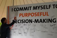 Commit to purposeful decision-making / Nachhaltigkeit